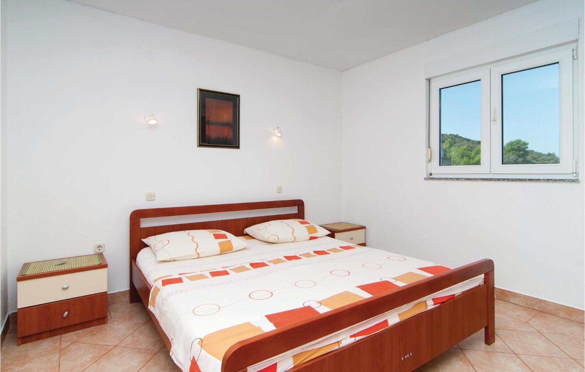 2 Bedroom Awesome Apartment In Drvenik Veliki Exterior foto